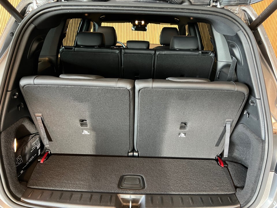 Mercedes EQB300 Progressive Advance Plus 4Matic 7prs 5d