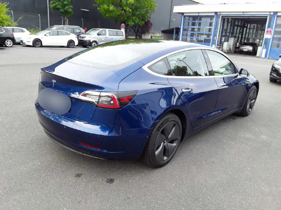 Tesla Model 3 Standard Range+ RWD 4d