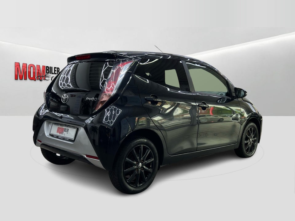 Toyota Aygo 1,0 VVT-i x-black 5d