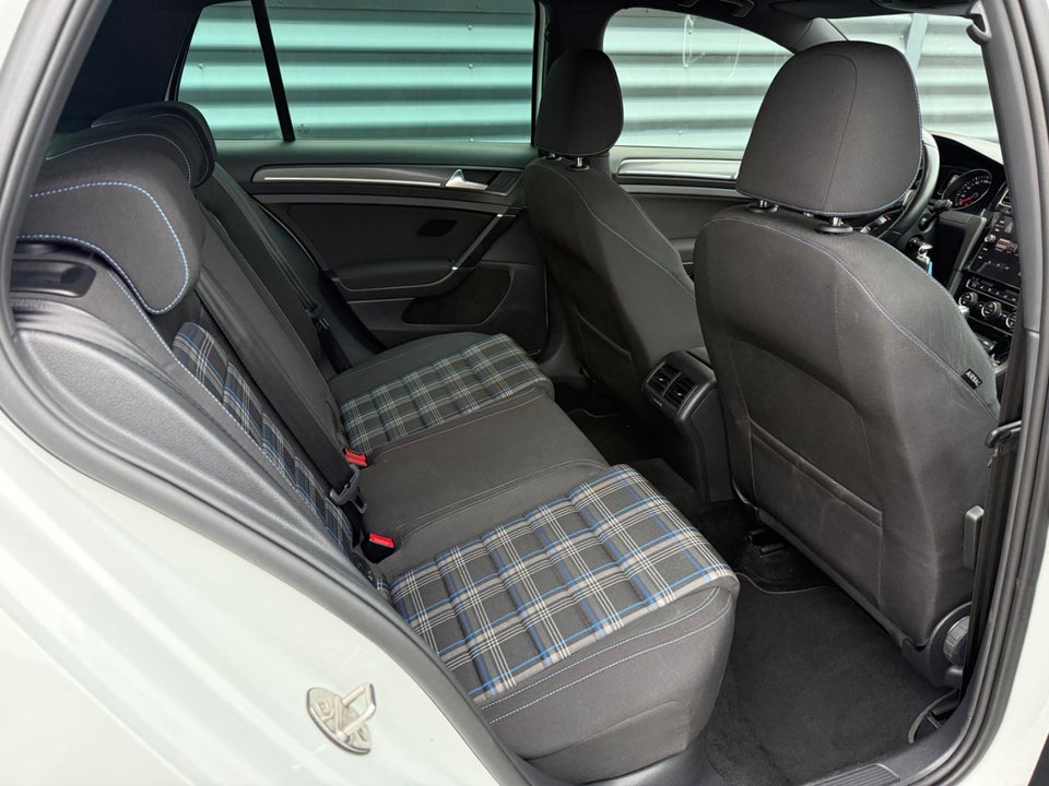 VW Golf VII 1,4 GTE DSG 5d