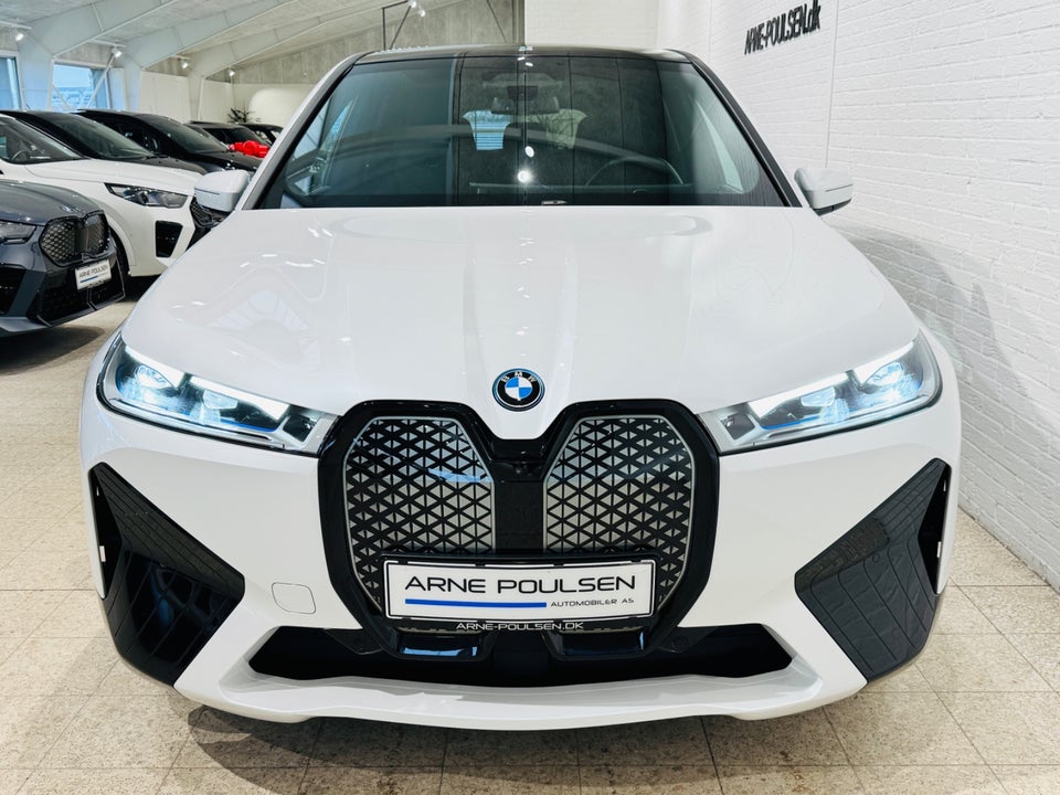 BMW iX xDrive40 Supercharged 5d