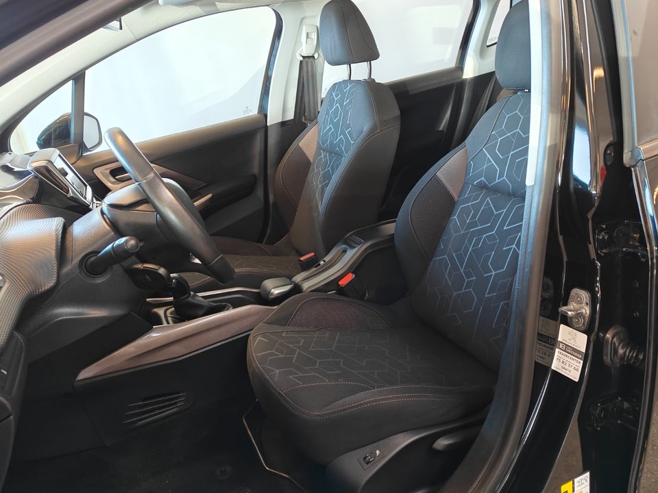 Peugeot 2008 1,2 VTi 82 Active Sky 5d