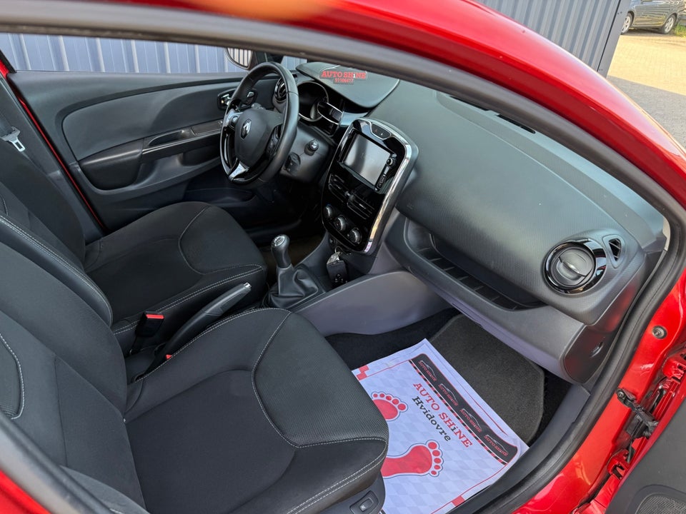 Renault Clio IV 0,9 TCe 90 Expression Sport Tourer 5d