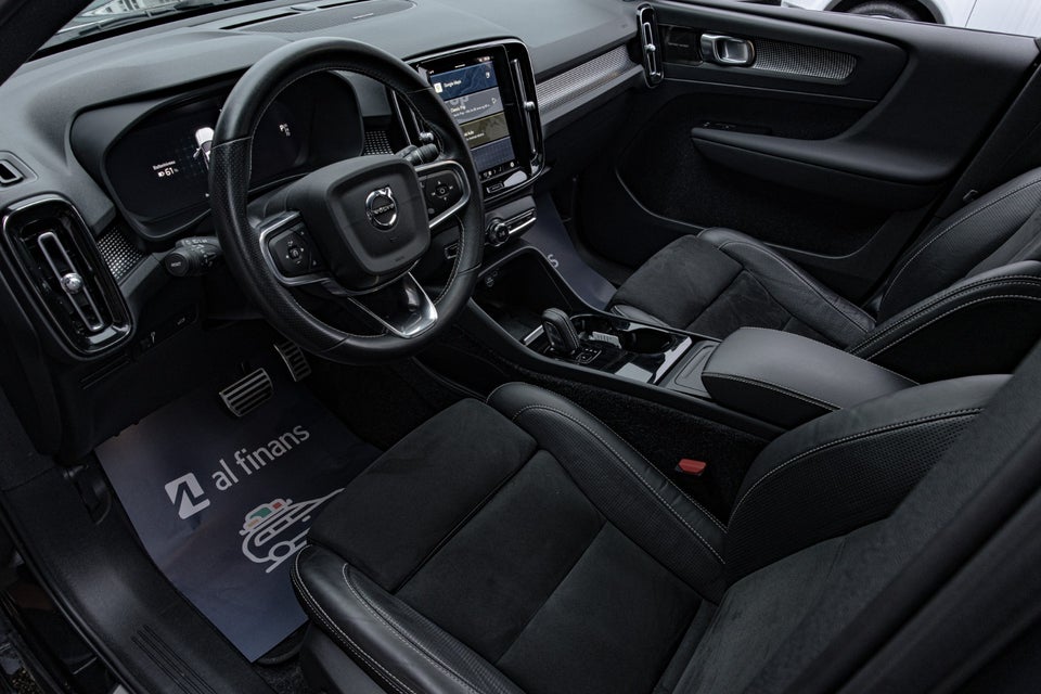 Volvo XC40 P8 ReCharge Twin Pro 5d
