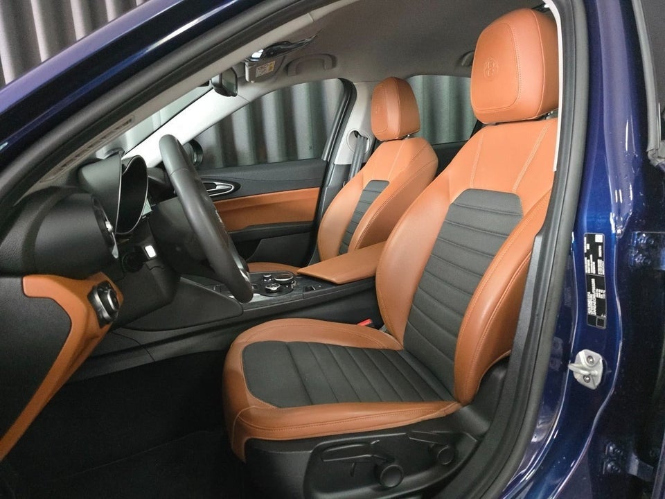 Alfa Romeo Giulia 2,0 T 200 Super aut. 4d