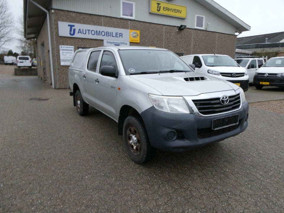 Toyota HiLux 2,5 D-4D 144 Db.Kab 4x4 T2 4d