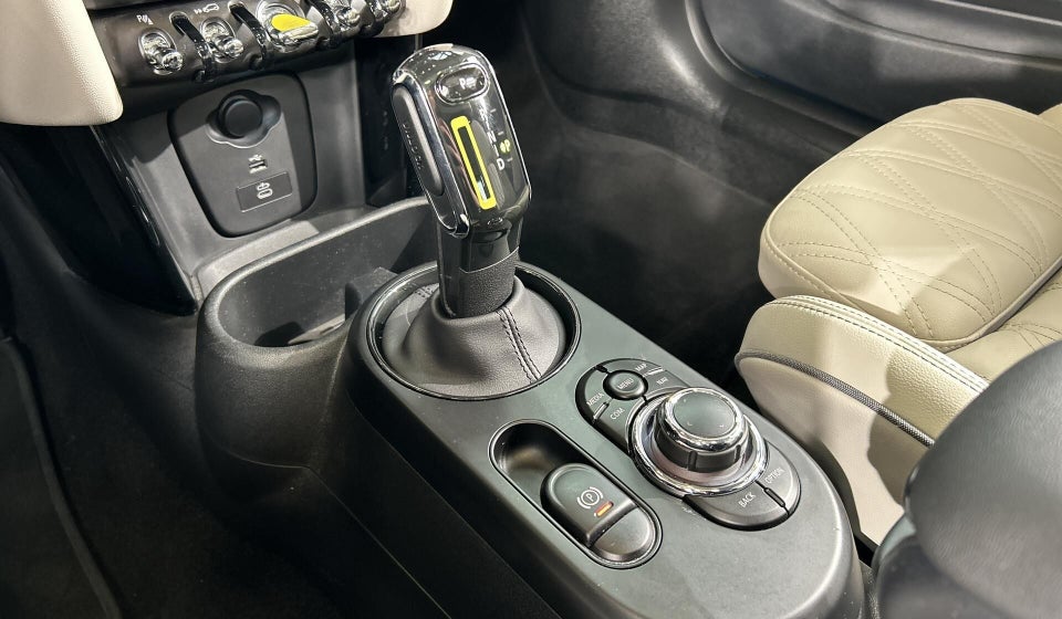 MINI Cooper SE Camden Edition 3d