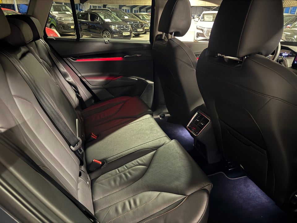 Skoda Enyaq 80 iV Selection Suite 5d