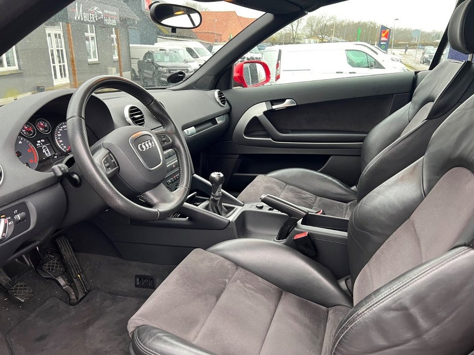 Audi A3 1,6 TDi Attraction Cabriolet 2d