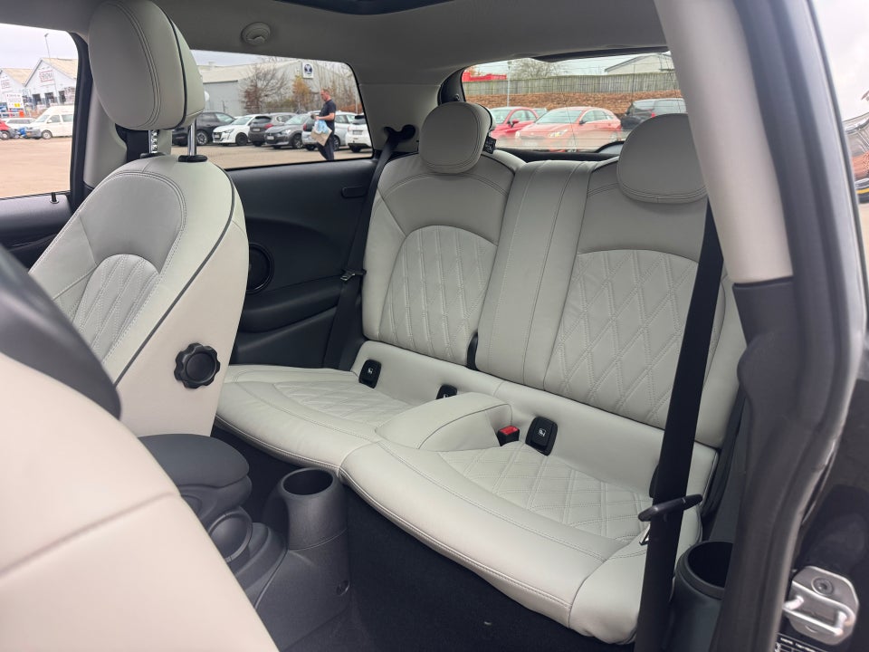 MINI Cooper SE Yours Trim 3d