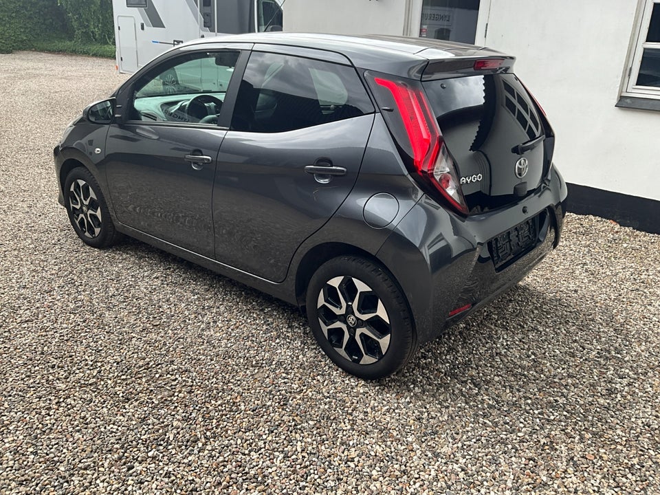 Toyota Aygo 1,0 VVT-i x-play 5d
