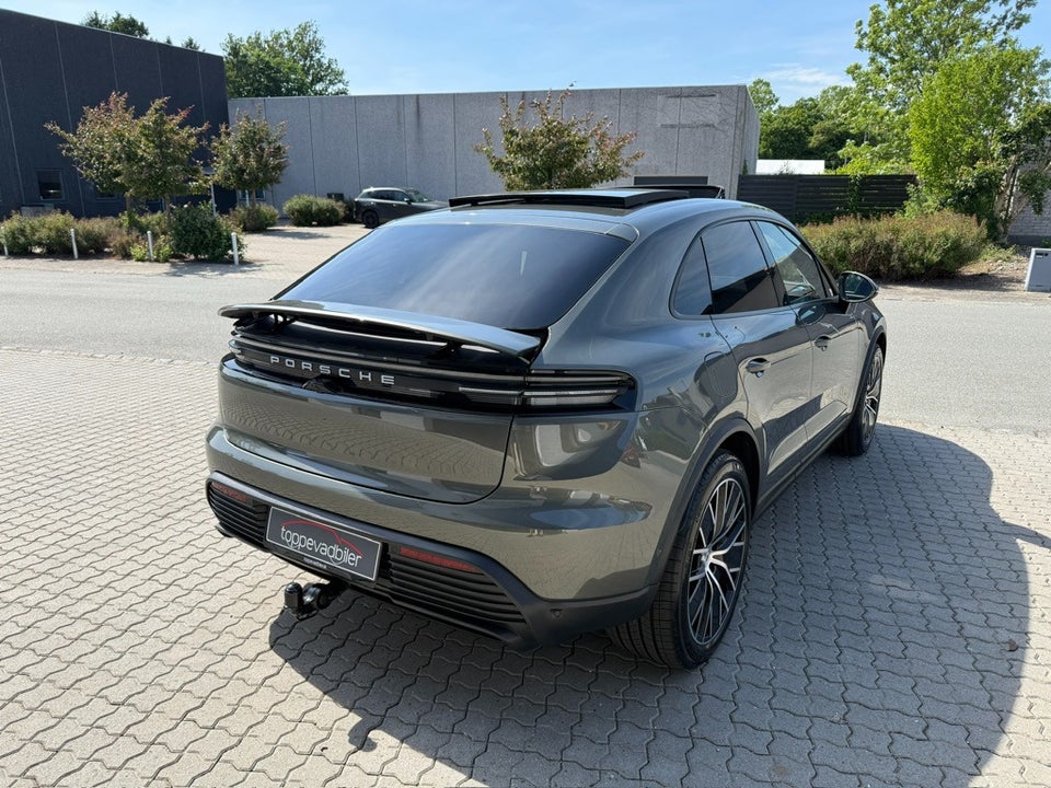 Porsche Macan 4 5d