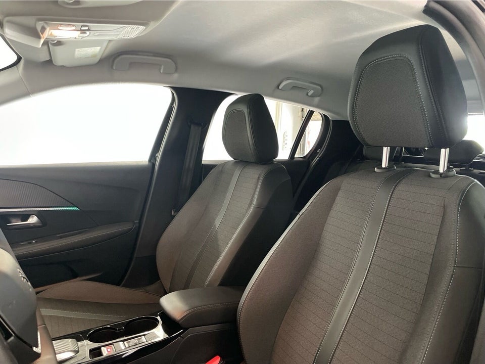 Peugeot 208 1,2 PureTech 100 Allure EAT8 5d