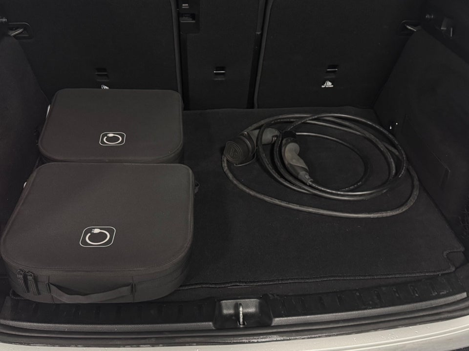 Mercedes EQA350 4Matic 5d