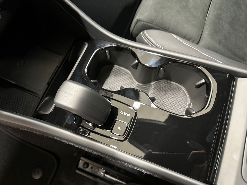 Volvo EX40 Extended Range Black Edition Excess 5d