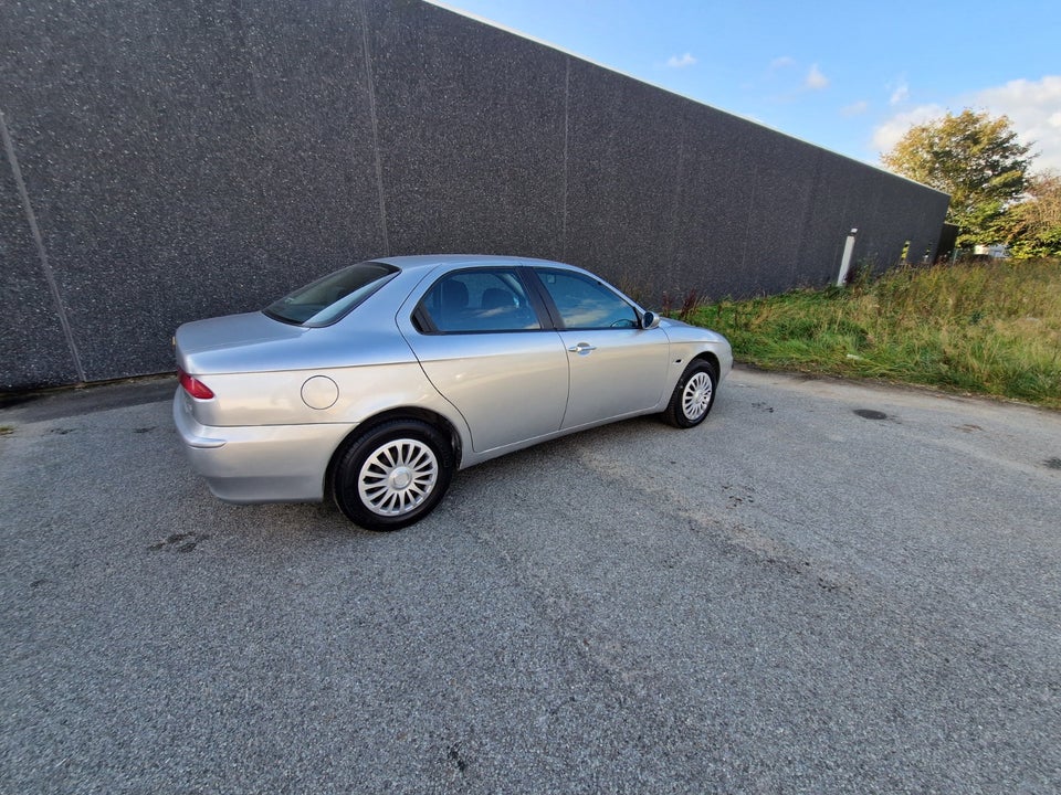 Alfa Romeo 156 2,0 JTS 4d