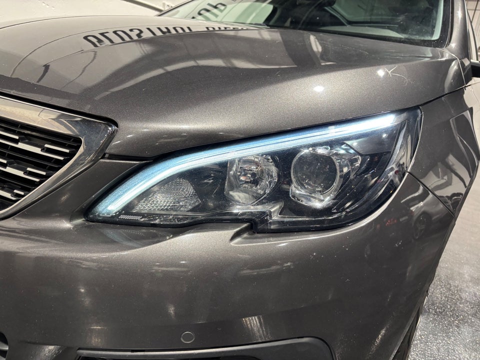 Peugeot 308 1,2 PureTech 130 Infinity SW 5d