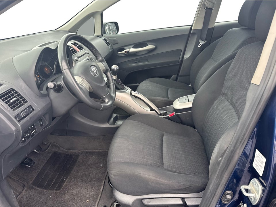 Toyota Auris 1,6 Luna 5d