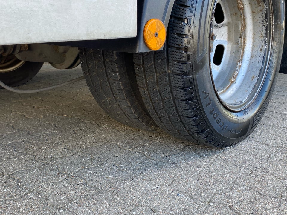 Iveco Daily 3,0 35S17 Kølevogn m/lift AG8 2d