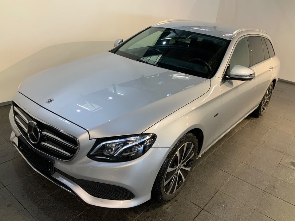 Mercedes E300 de 2,0 Avantgarde stc. aut. 5d