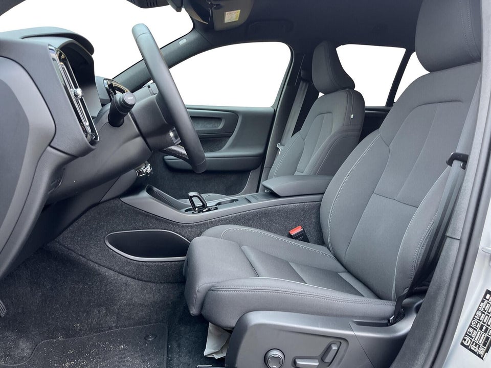 Volvo EX40 Extended Range Plus 5d