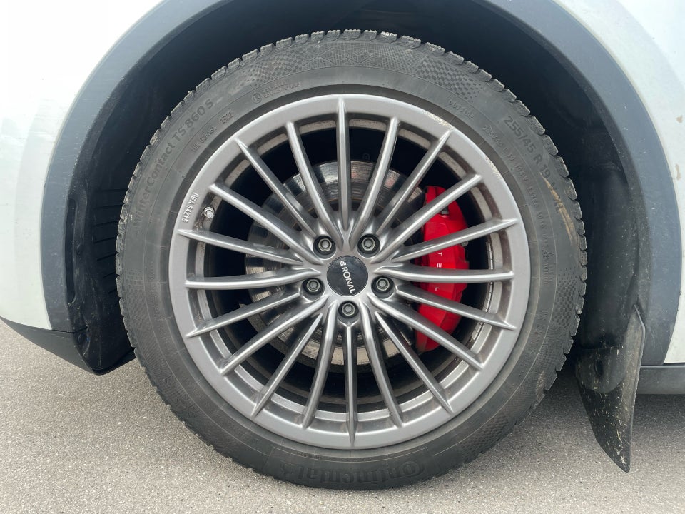 Tesla Model Y Performance AWD 5d