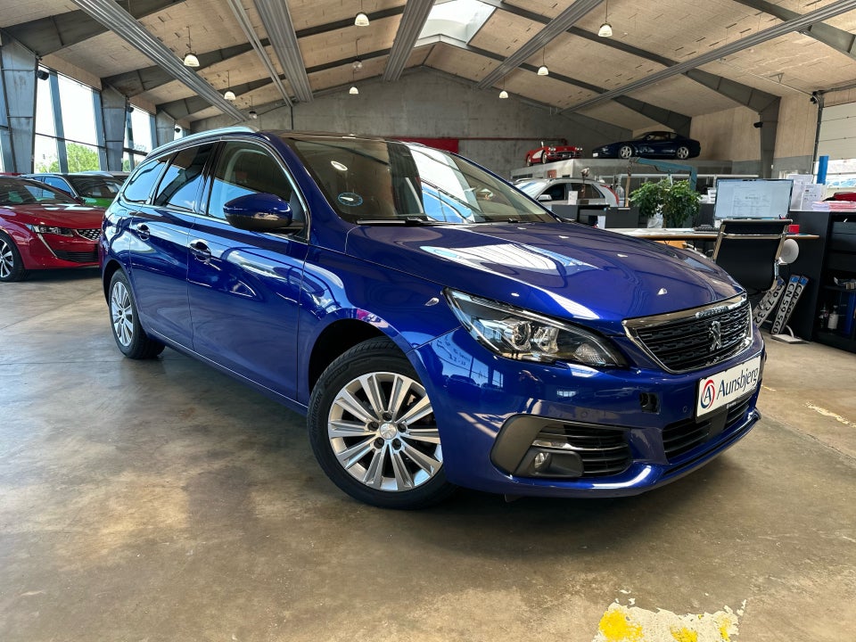 Peugeot 308 1,2 PureTech 130 Selection Sky SW EAT8 5d