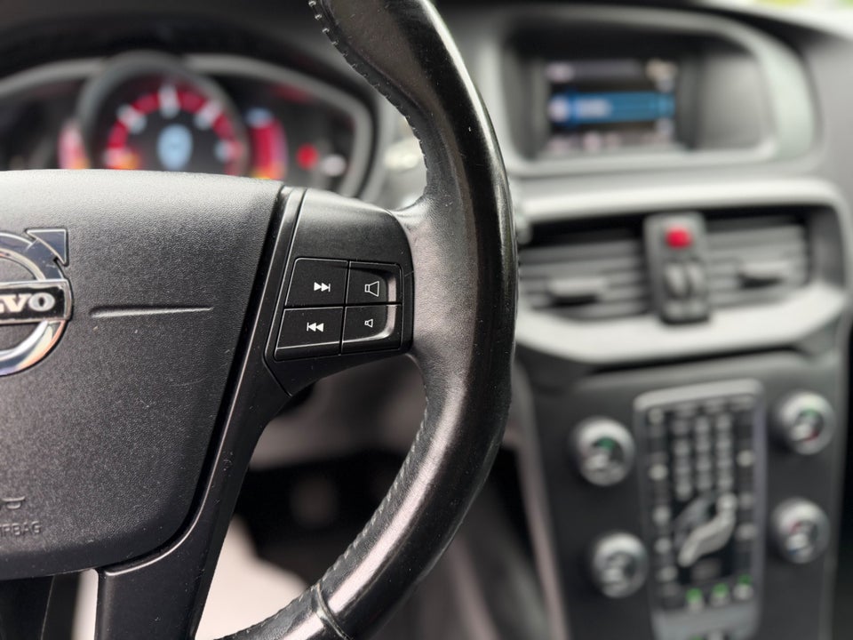 Volvo V40 1,6 D2 115 Kinetic 5d