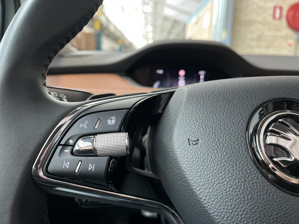 Skoda Enyaq 80 iV Selection Suite 5d