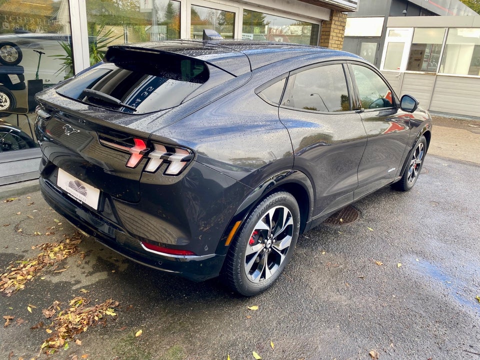 Ford Mustang Mach-E Premium Standard Range AWD 5d