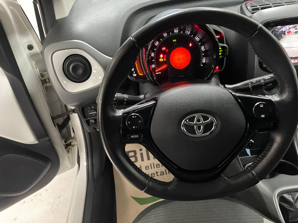 Toyota Aygo 1,0 VVT-i x-press 5d