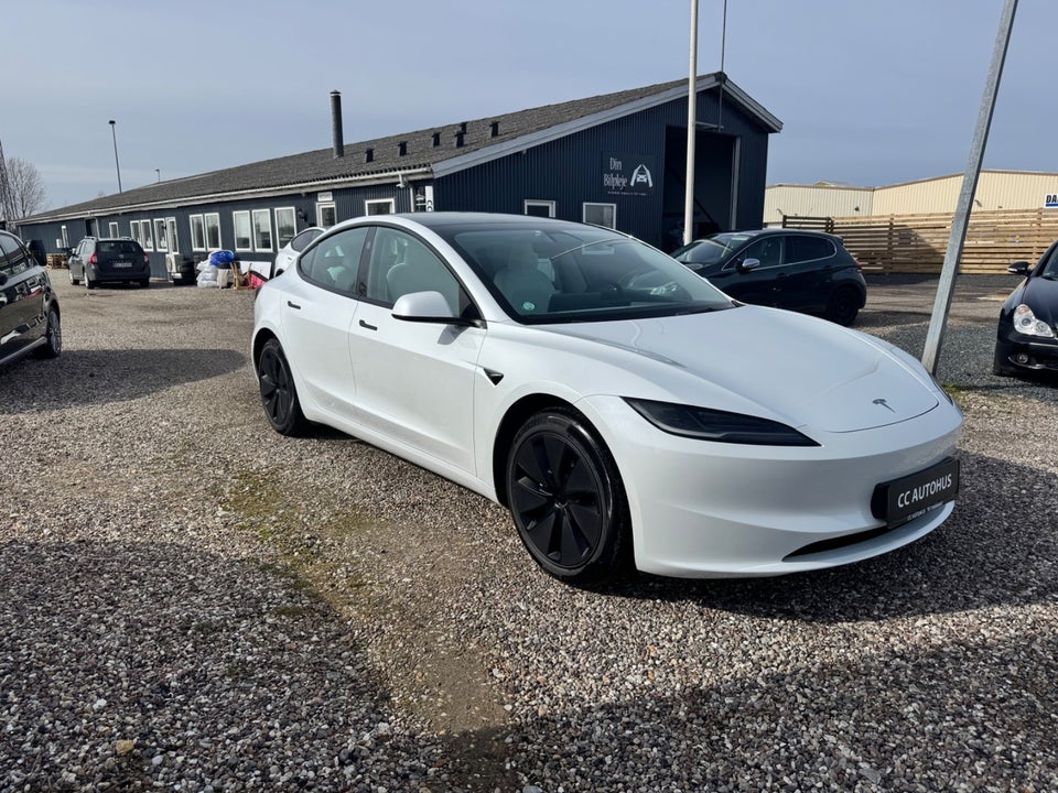 Tesla Model 3 RWD 4d