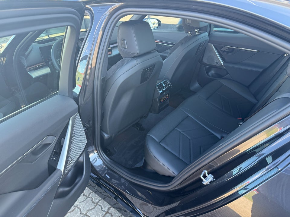 BMW i5 eDrive40 Fully Charged M-Sport 4d