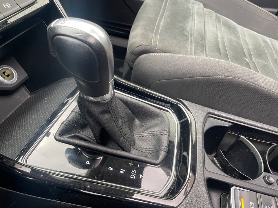 VW Touran 2,0 TDi 150 Highline DSG 7prs 5d