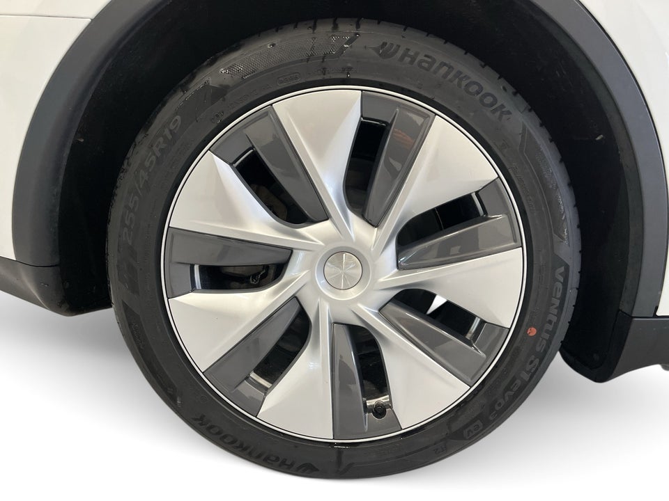 Tesla Model Y RWD 5d