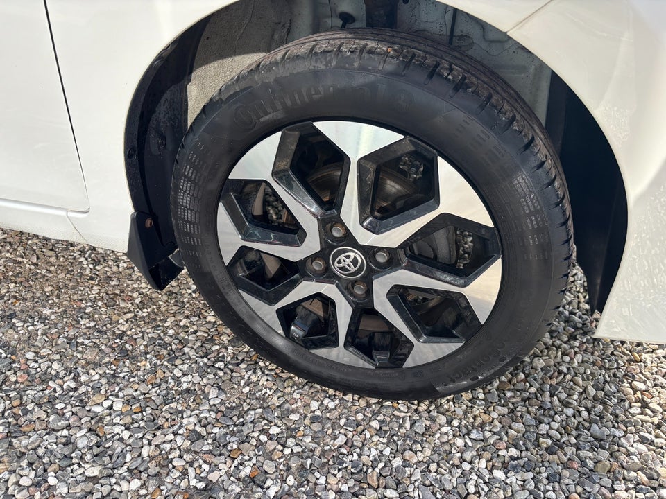 Toyota Aygo 1,0 VVT-i x-play x-shift 5d