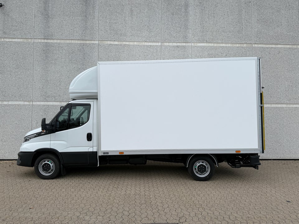 Iveco Daily 3,0 35S18 4100mm Box m/lift AG8
