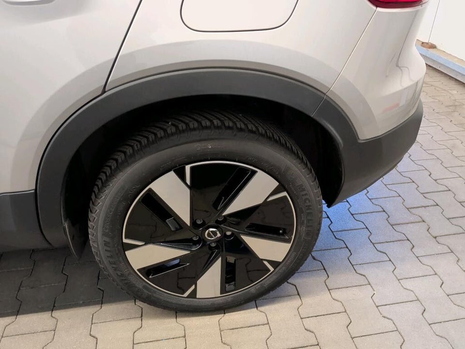 Volvo XC40 ReCharge Extended Range Plus 5d
