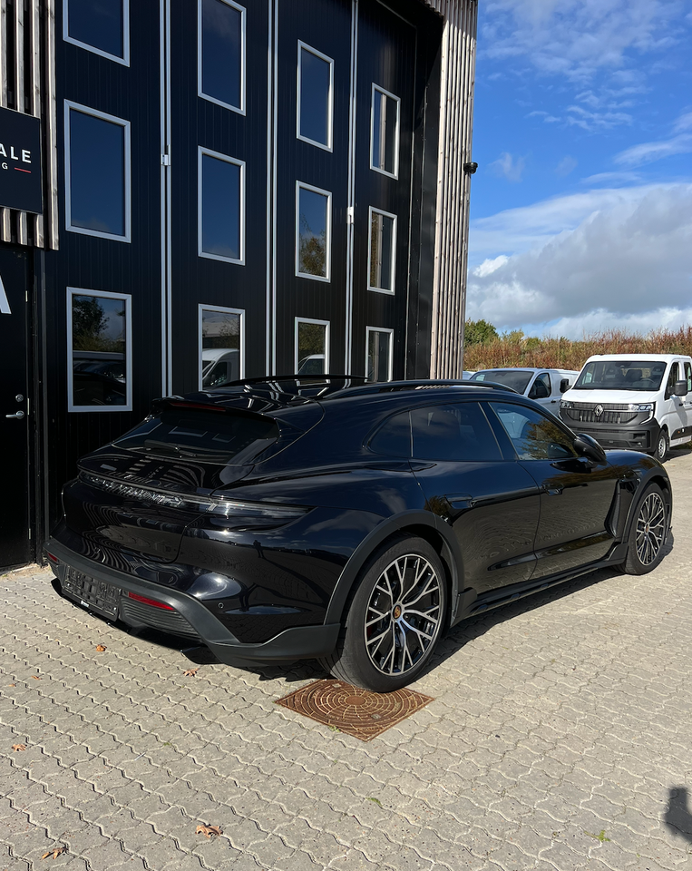 Porsche Taycan 4S Performance+ Cross Turismo 5d
