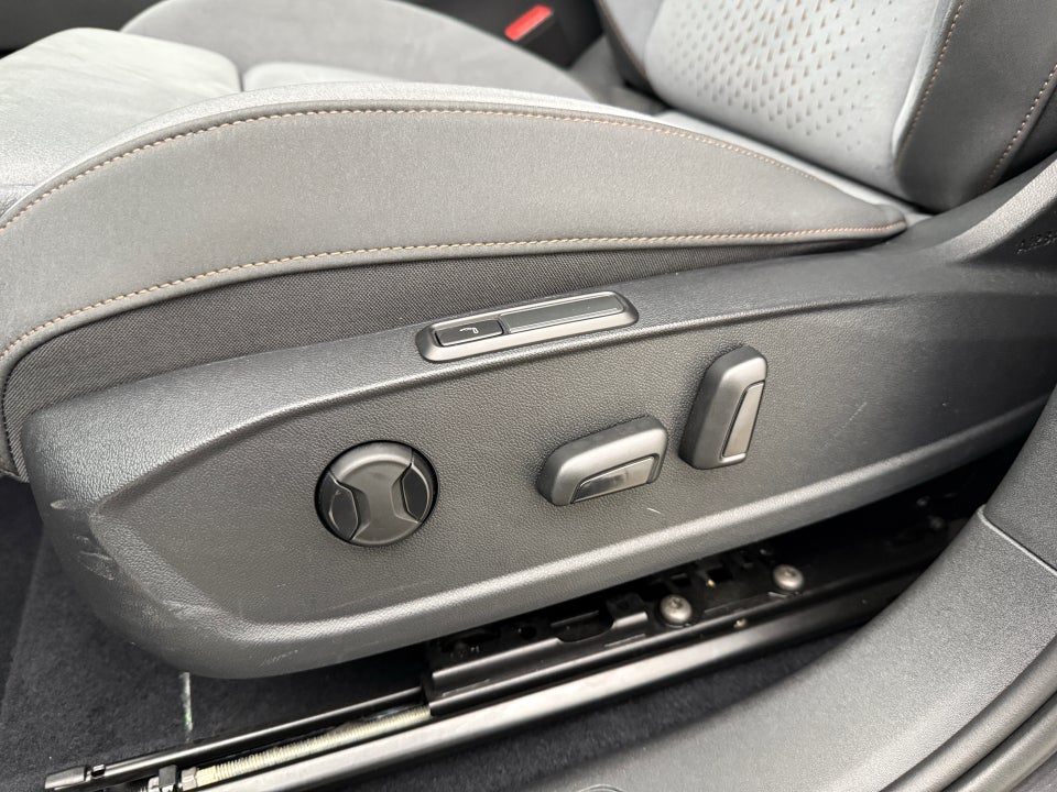 Cupra Born 58 e-Boost 5d