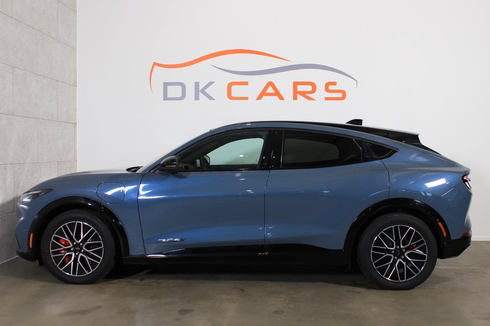 Ford Mustang Mach-E 98 Premium Extended Range AWD 5d