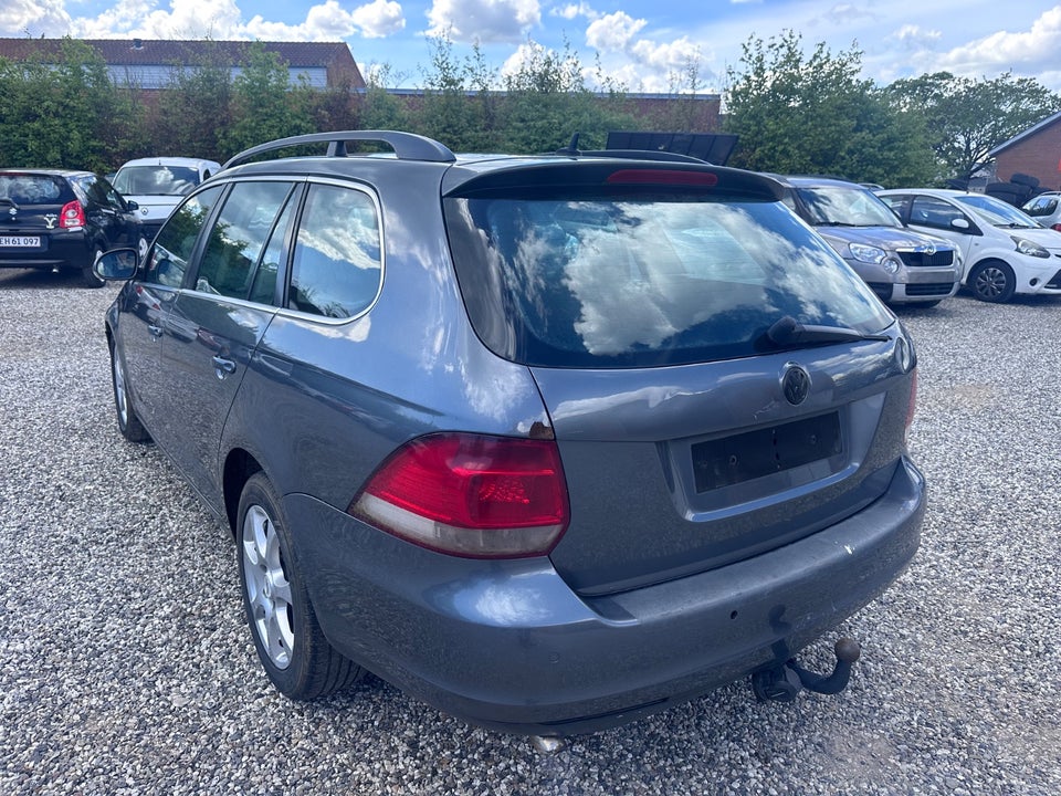 VW Golf VI 1,6 TDi 105 Comfortline Variant BMT 5d