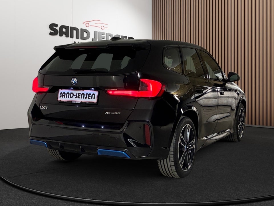 BMW iX1 xDrive30 M-Sport Premium 5d