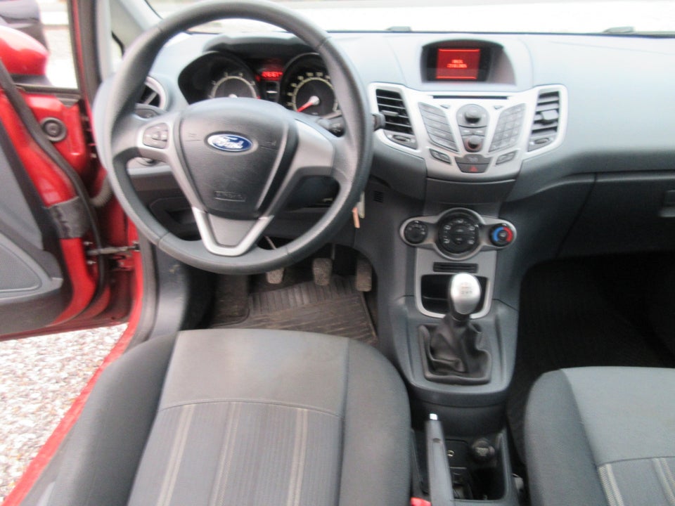 Ford Fiesta 1,3 Ambiente 5d