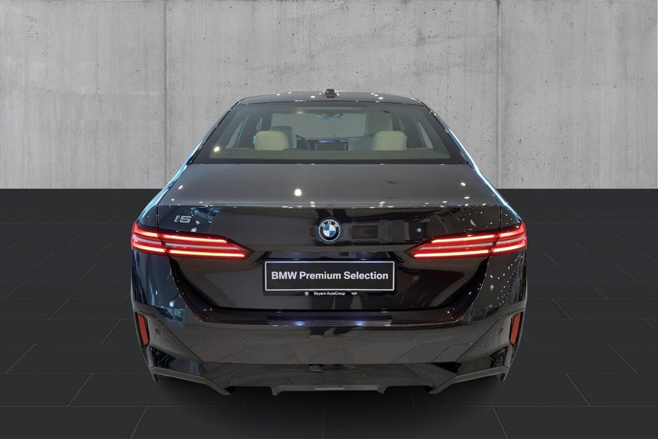BMW i5 eDrive40 M-Sport 4d