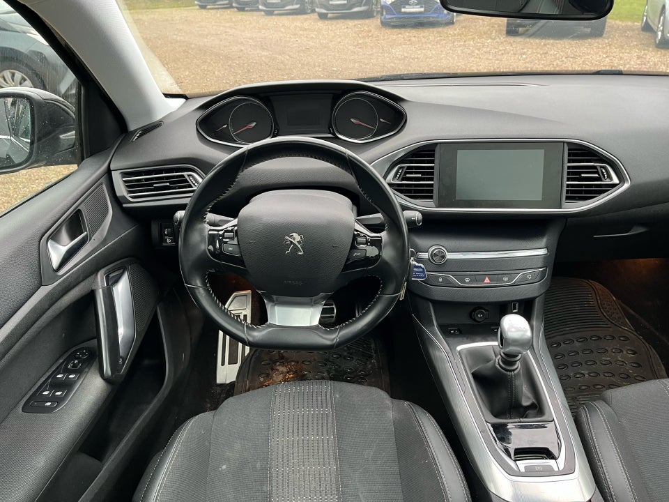 Peugeot 308 1,5 BlueHDi 130 Infinity 5d