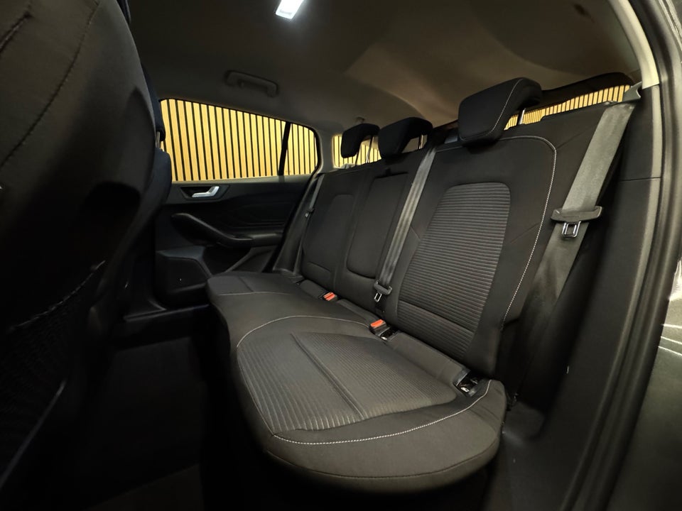 Ford Focus 1,0 EcoBoost Titanium Business stc. 5d