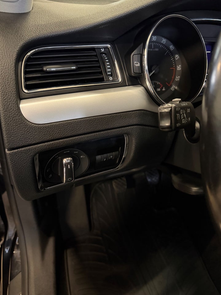 Skoda Superb 1,6 TDi 105 Active Combi GreenLine 5d