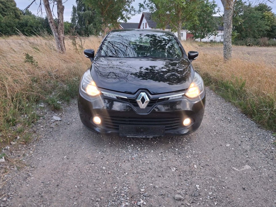 Renault Clio IV 1,2 16V Expression 5d