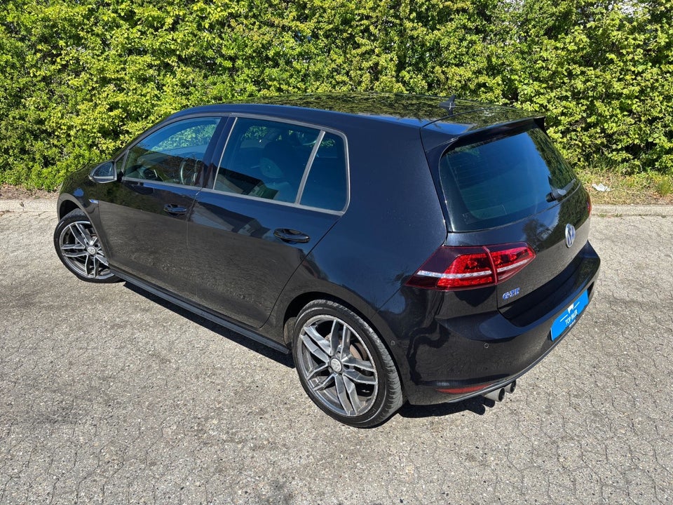VW Golf VII 1,4 GTE Highline DSG 5d